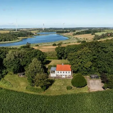 Feriehus With Fjord Views At Harre Vig Roslev
